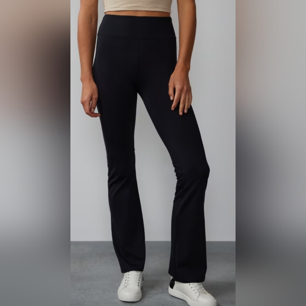 Brand New Mid-Rise NY & Co Yoga Pants